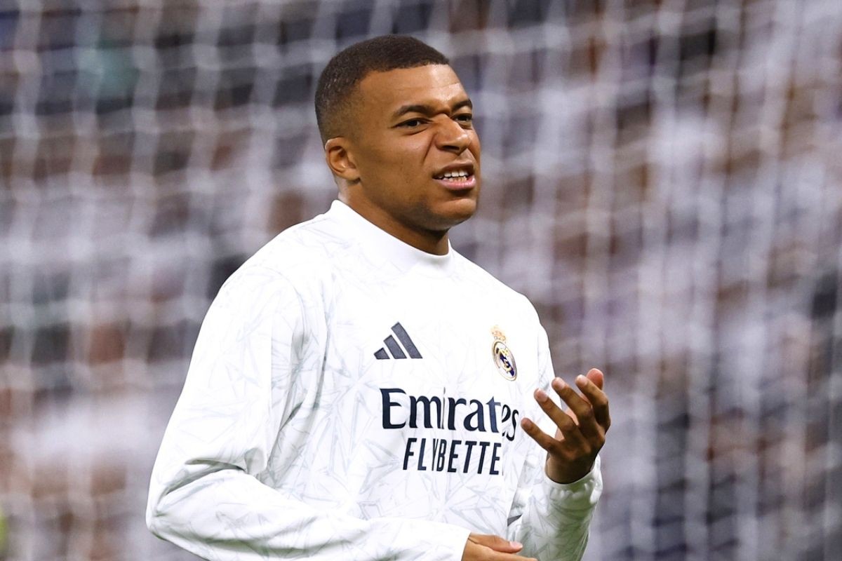 Mbappe bị chỉ trích dữ dội vì chơi 2 trận cho Real Madrid